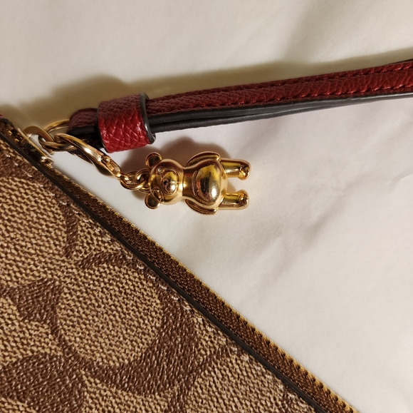 Coach Brown Corner Zip With Charm Signature Wristlet - Picture 4 of 7